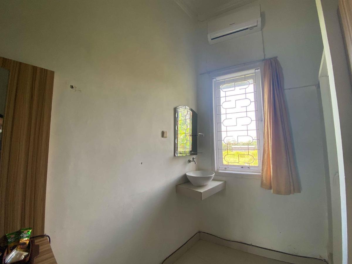 Ana Inn Ambarawa Mitra Reddoorz Semarang Exterior photo